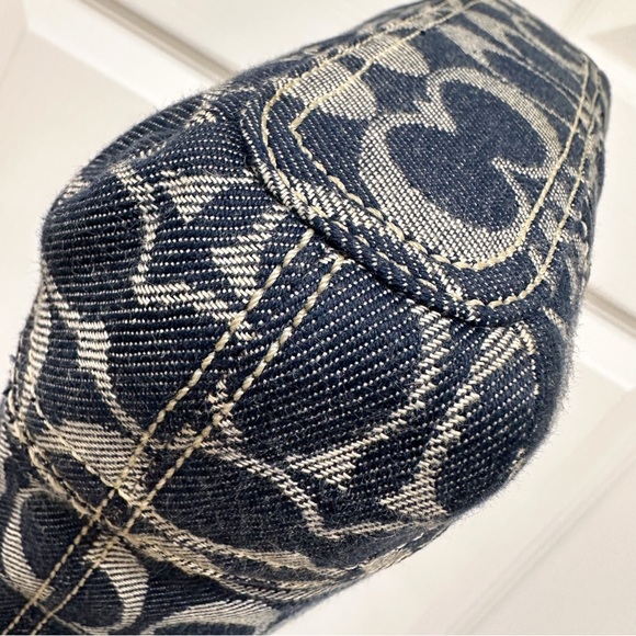 Coach Hamptons Signature Denim Special Edition Shoulder Bag - Picture 7 of 17